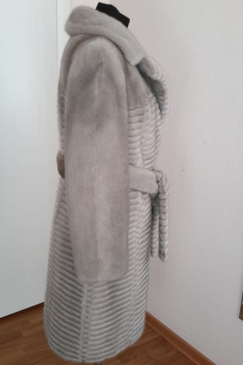 Пальто из норки серо-голубой